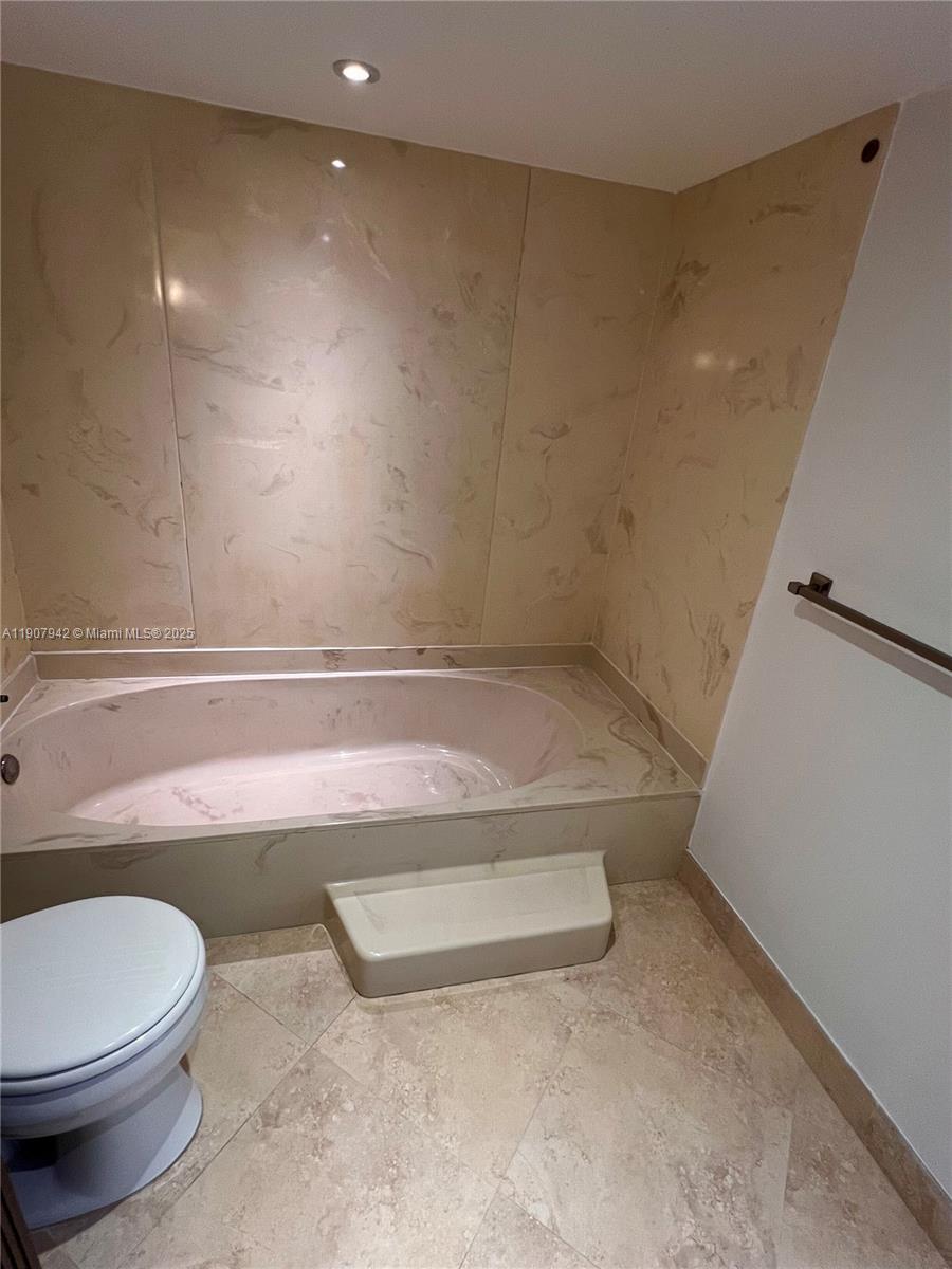 FAIRVIEW HOUSE CONDO - Residential Lease