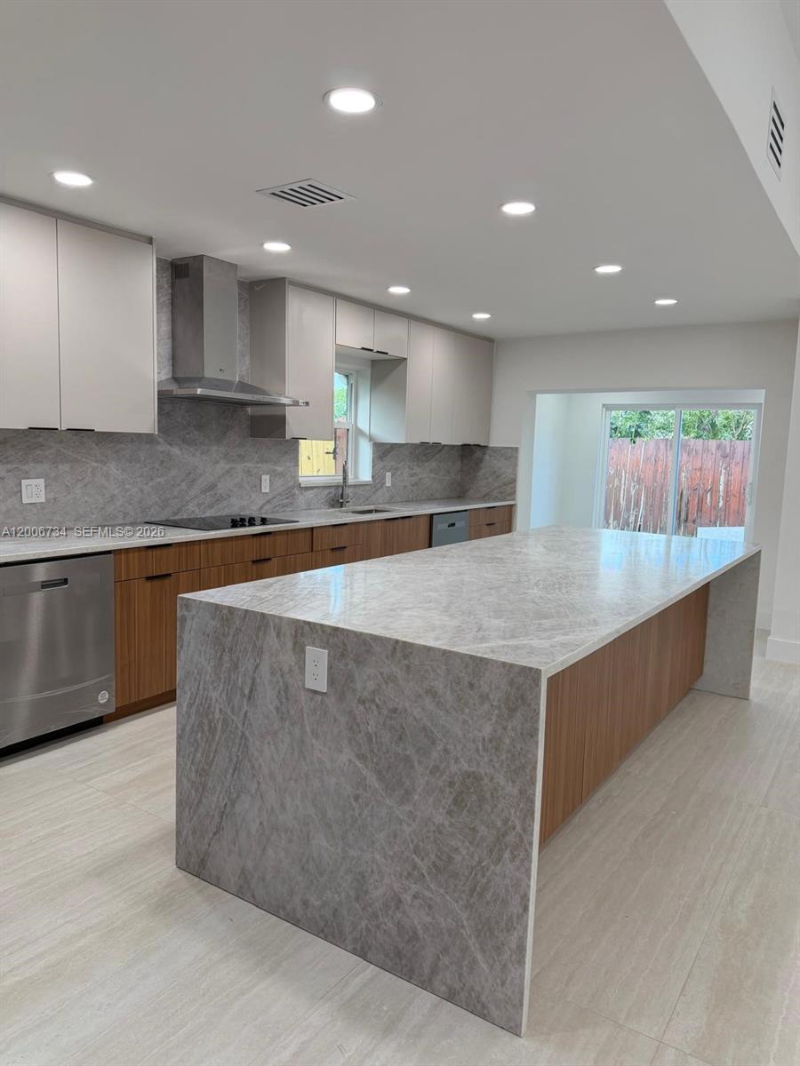 7917 Chula Vista Cres