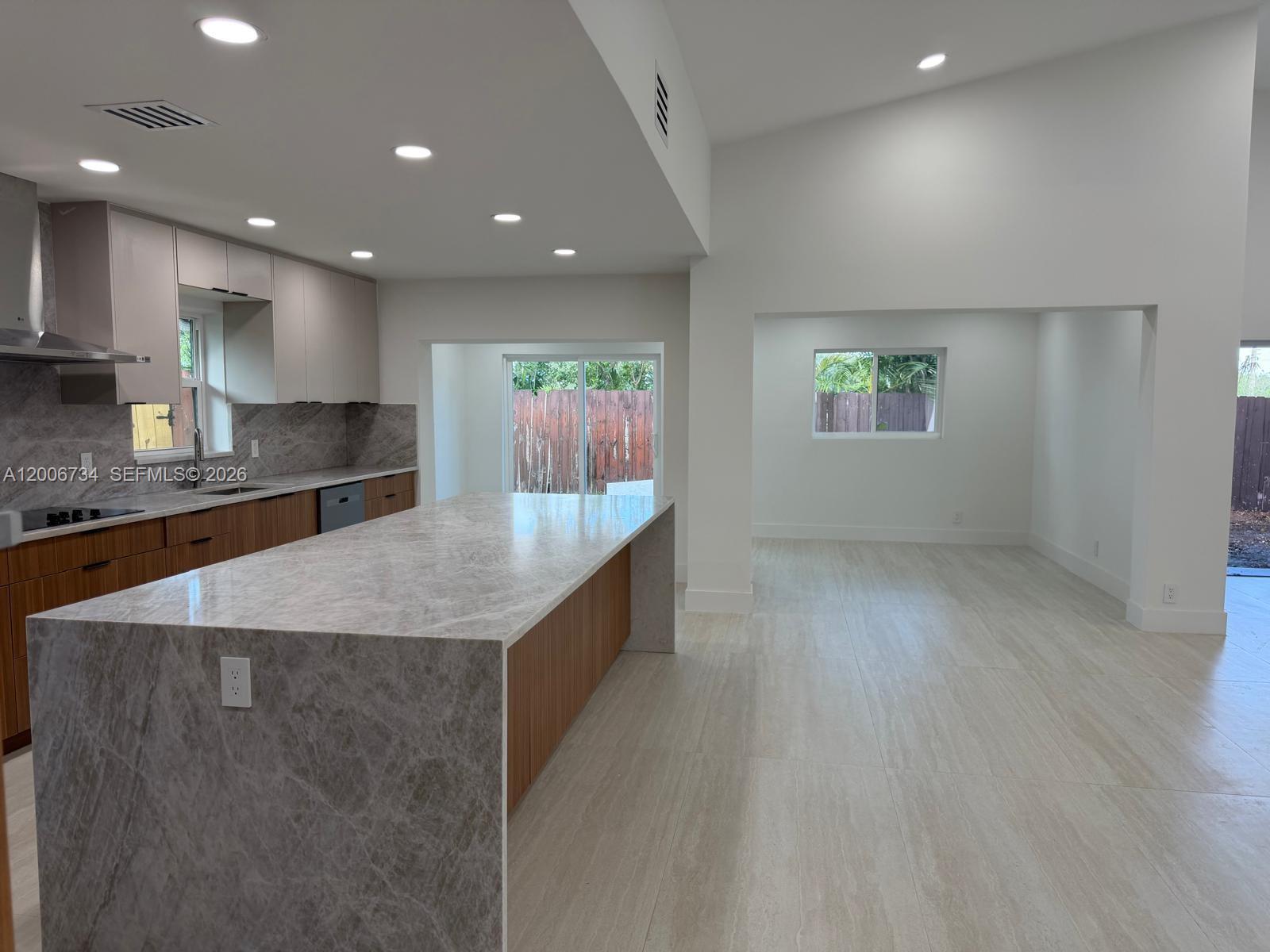 7917 Chula Vista Cres