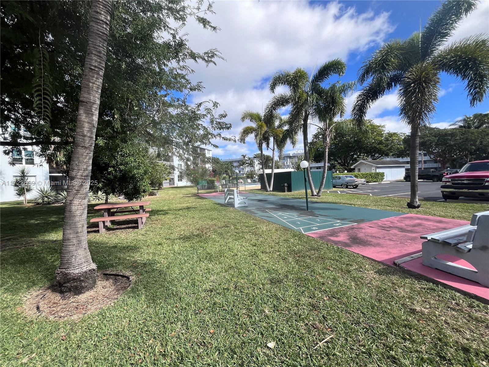 ROYAL PARK CONDO - Residential