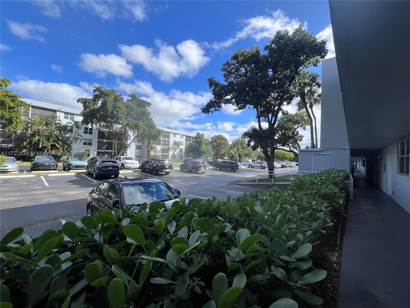 ROYAL PARK CONDO - Residential