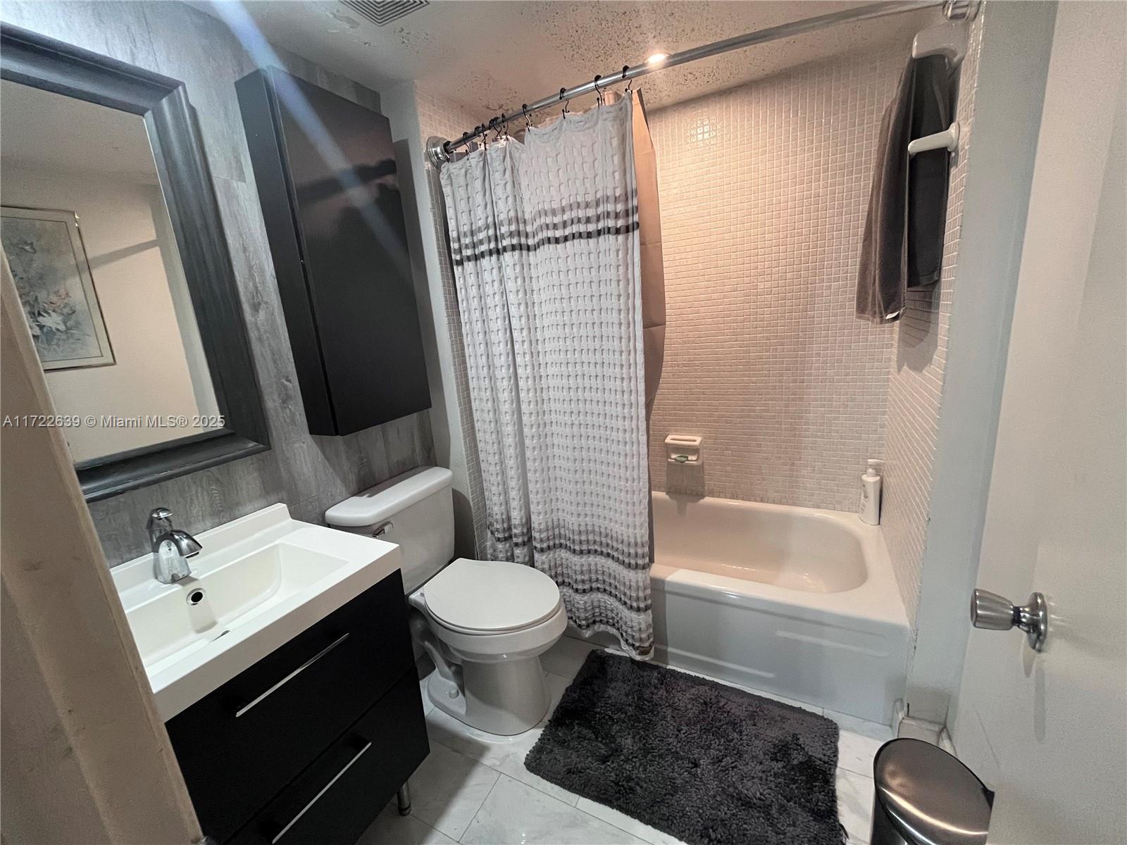 ROYAL PARK CONDO - Residential