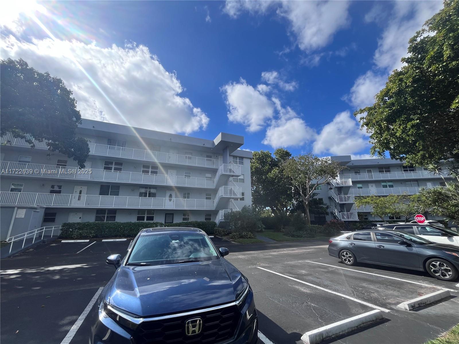 ROYAL PARK CONDO - Residential