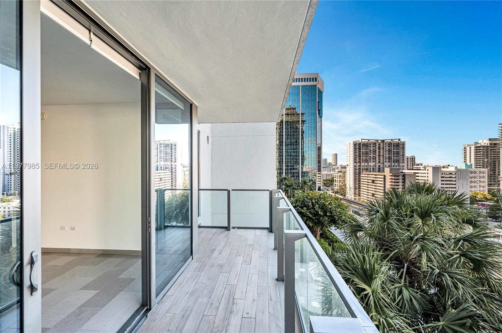 RISE CONDO - Residential