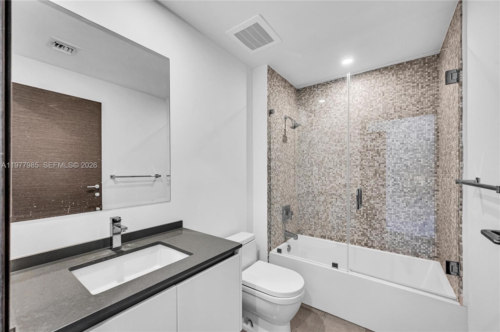 RISE CONDO - Residential