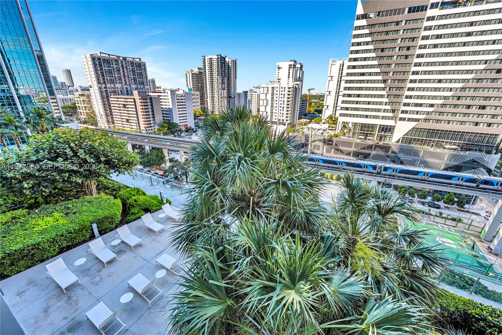 RISE CONDO - Residential