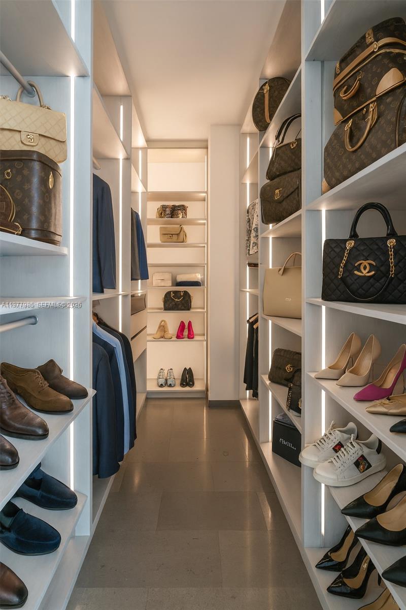 RISE CONDO - Residential