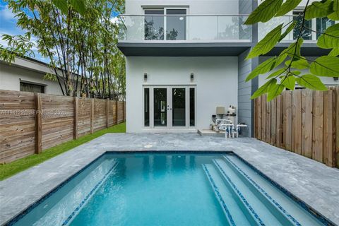 3140 Carter St 3140 Miami FL 33133