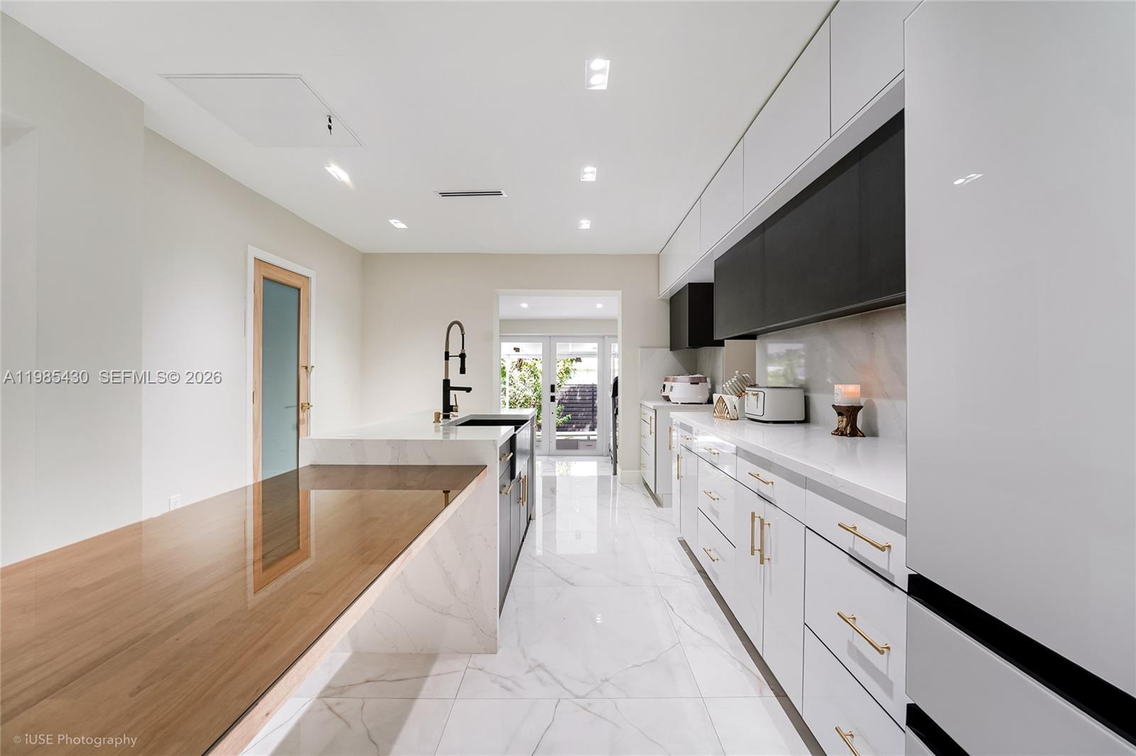 MINONA GARDENS - Residential