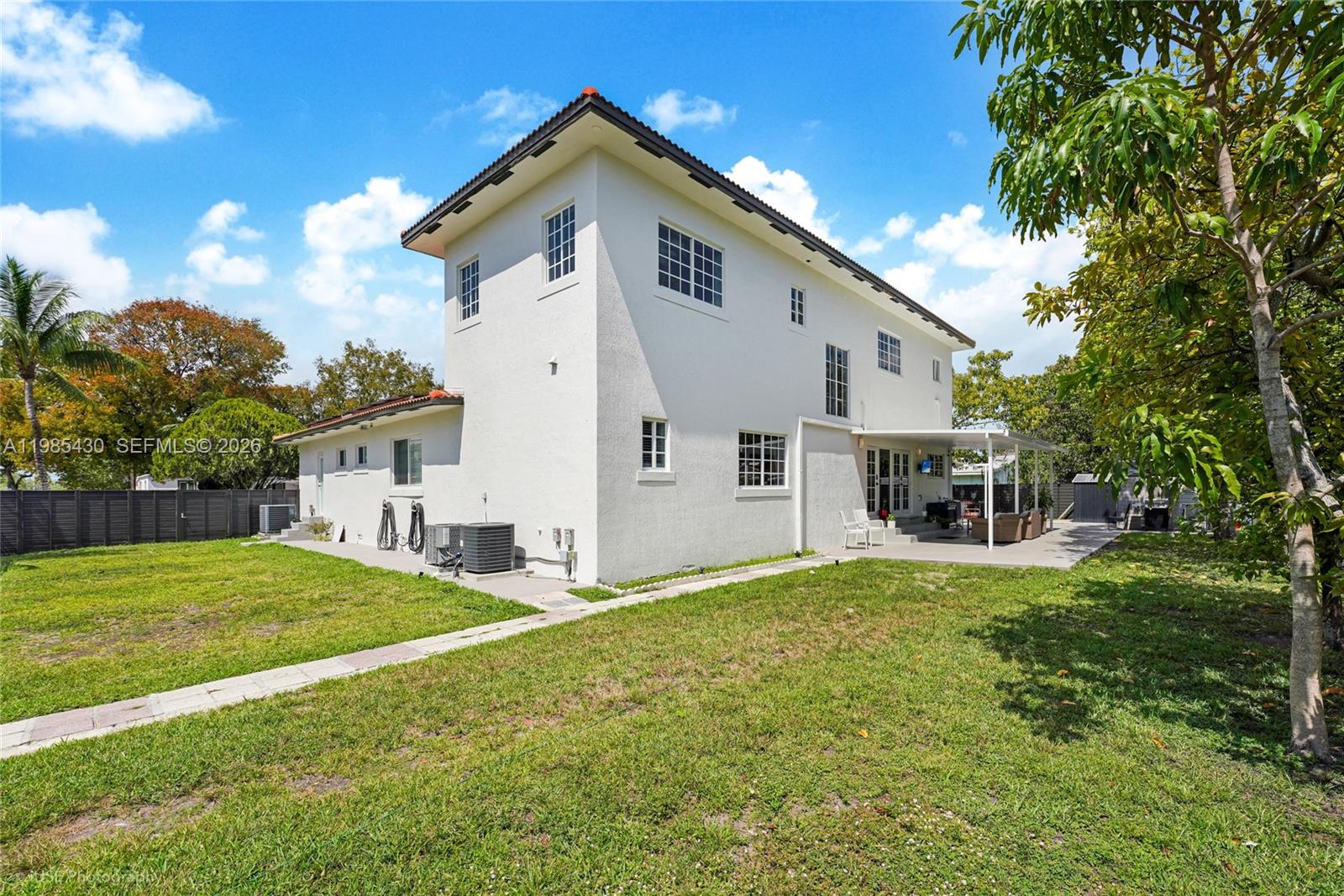 MINONA GARDENS - Residential