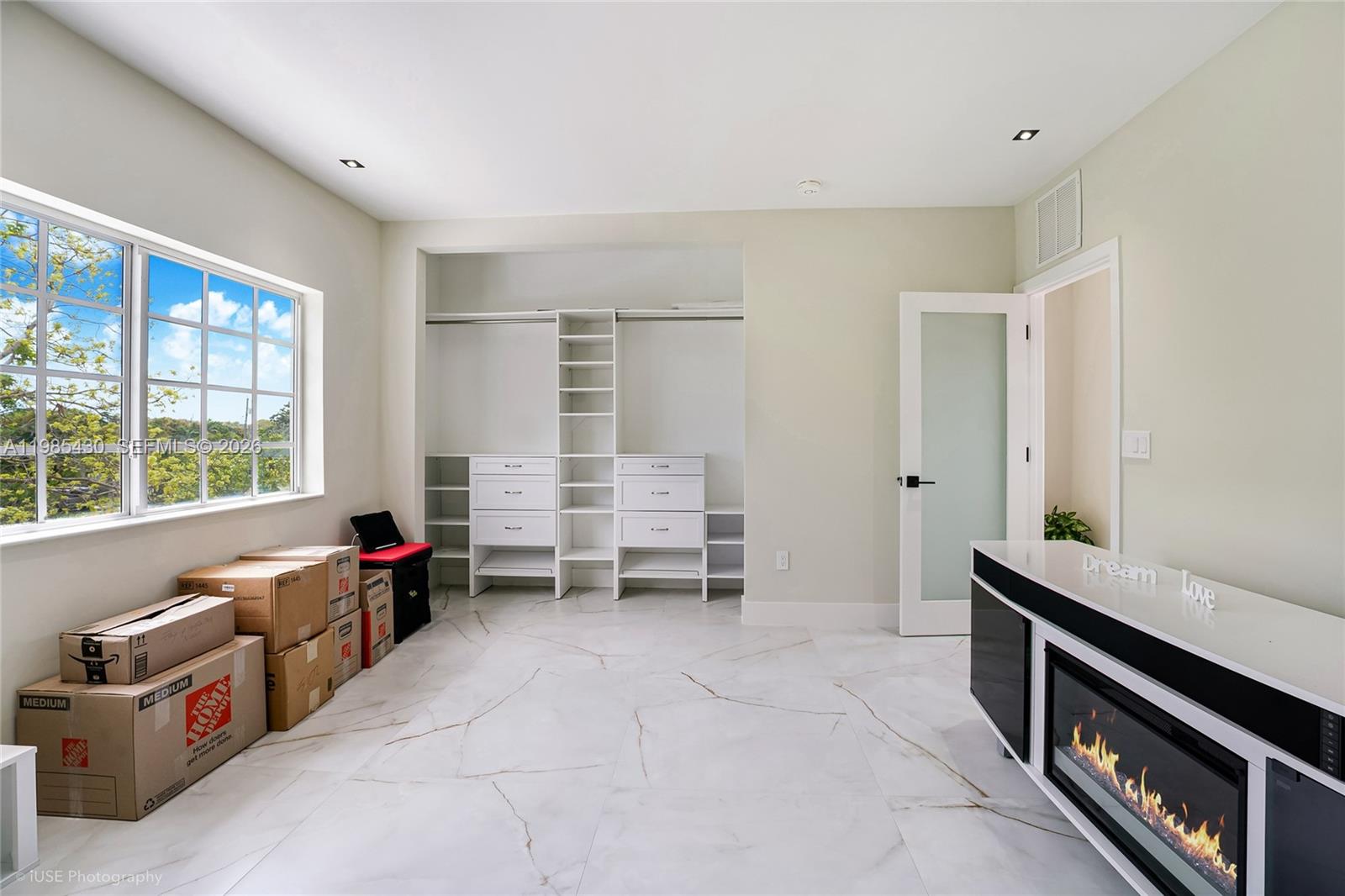 MINONA GARDENS - Residential