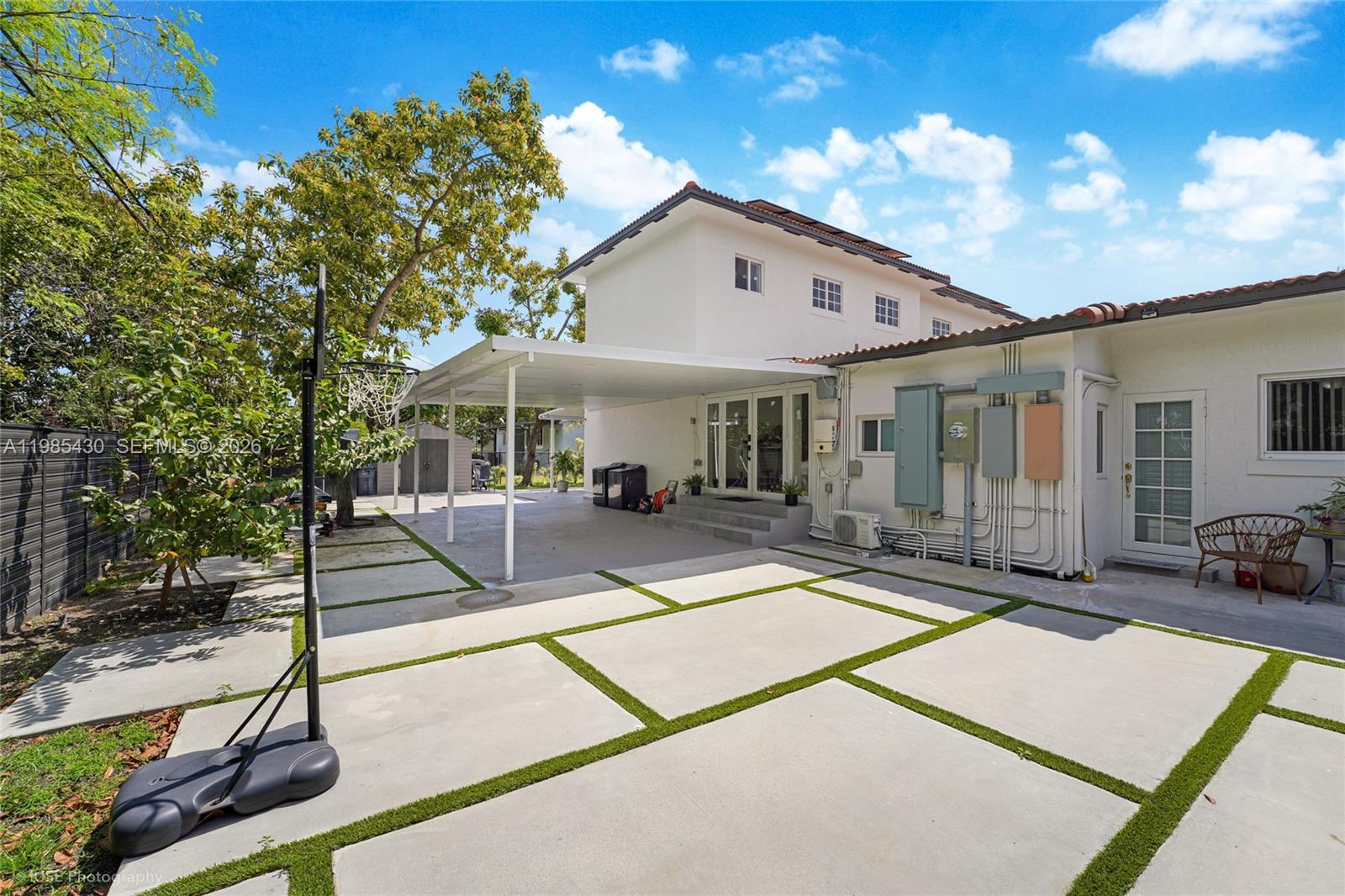 MINONA GARDENS - Residential