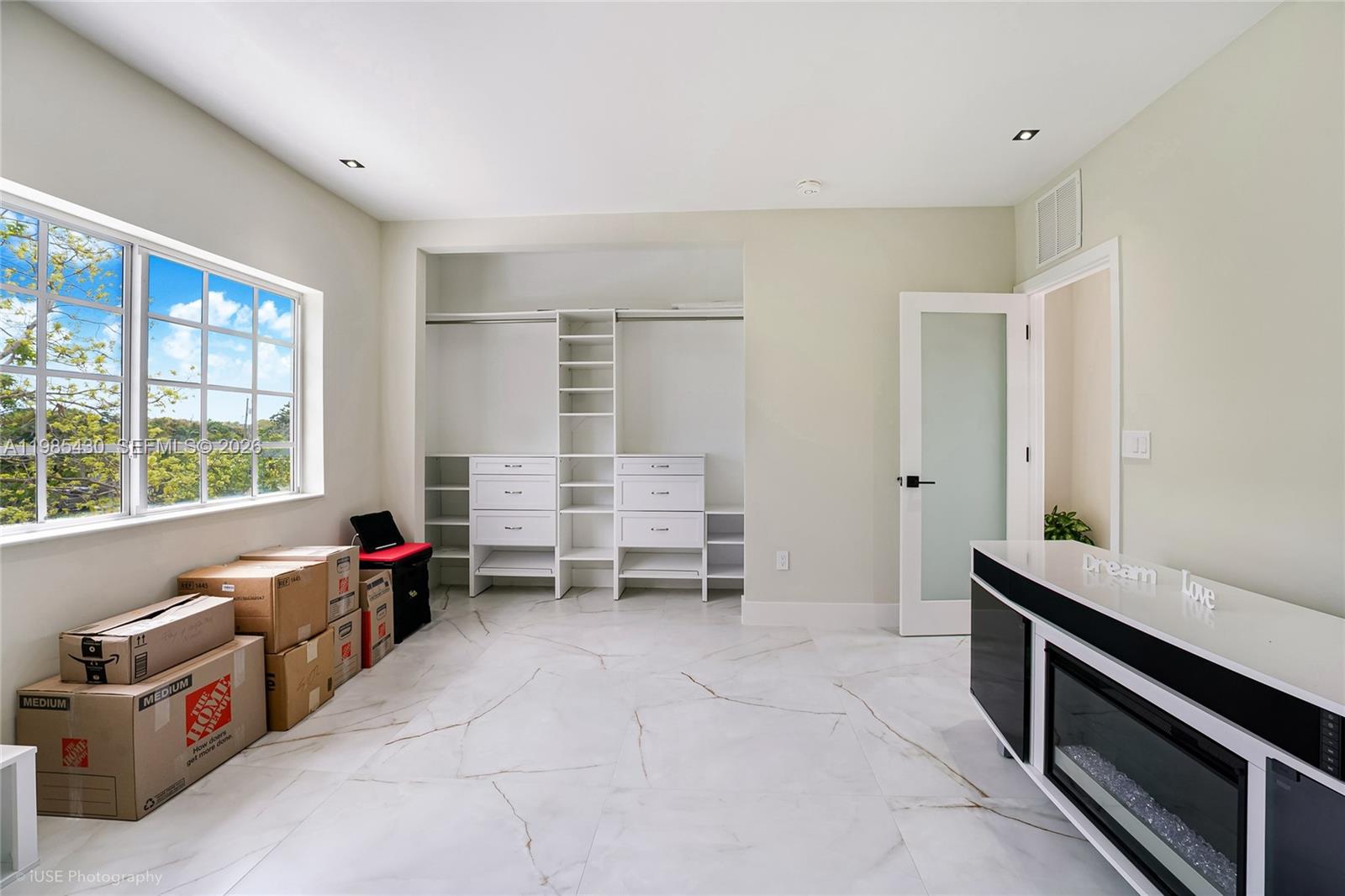 MINONA GARDENS - Residential