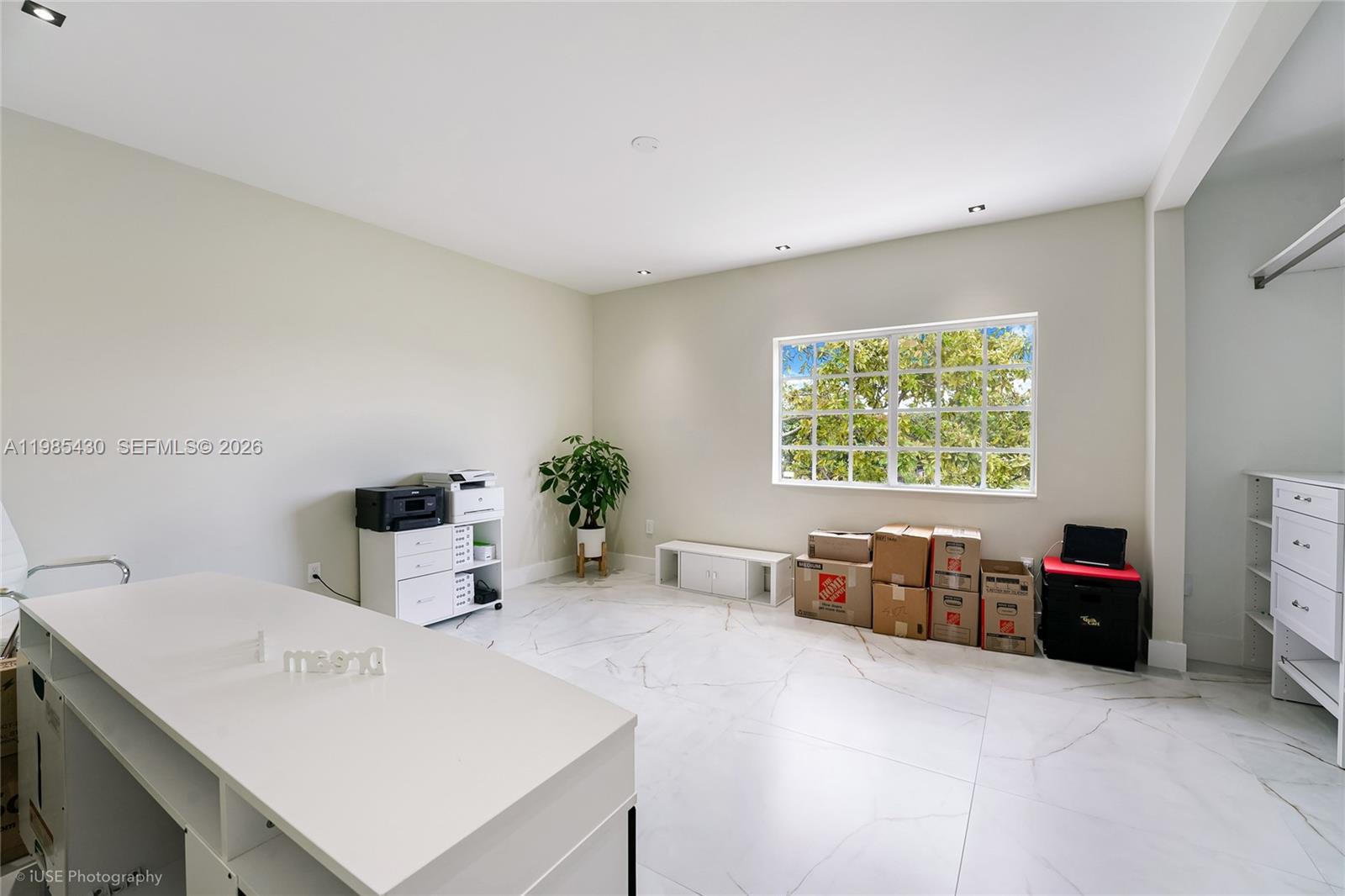 MINONA GARDENS - Residential