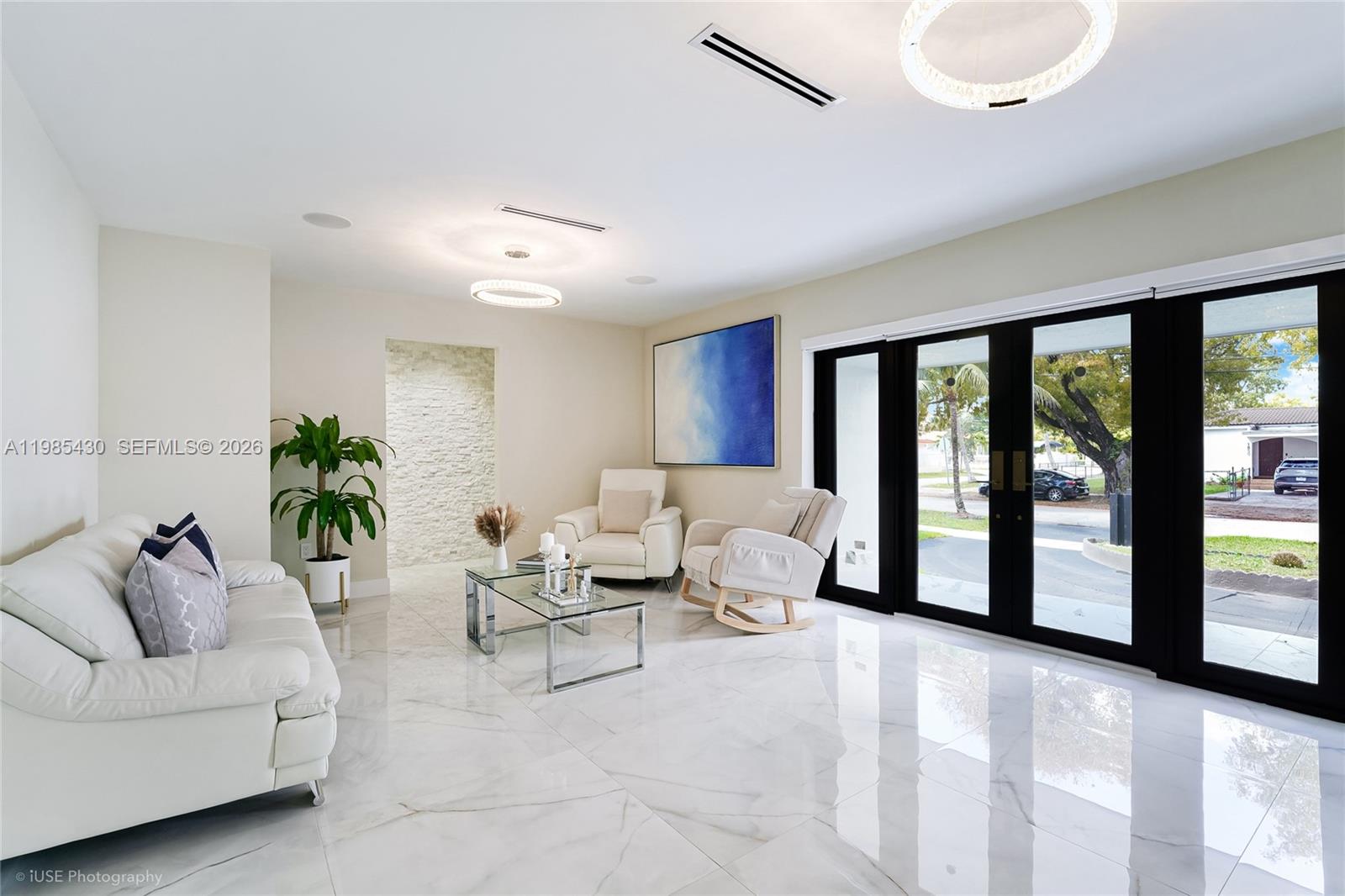 MINONA GARDENS - Residential