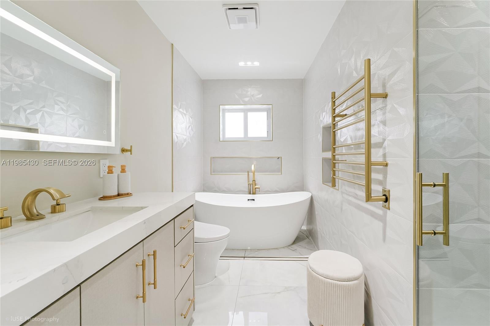 MINONA GARDENS - Residential