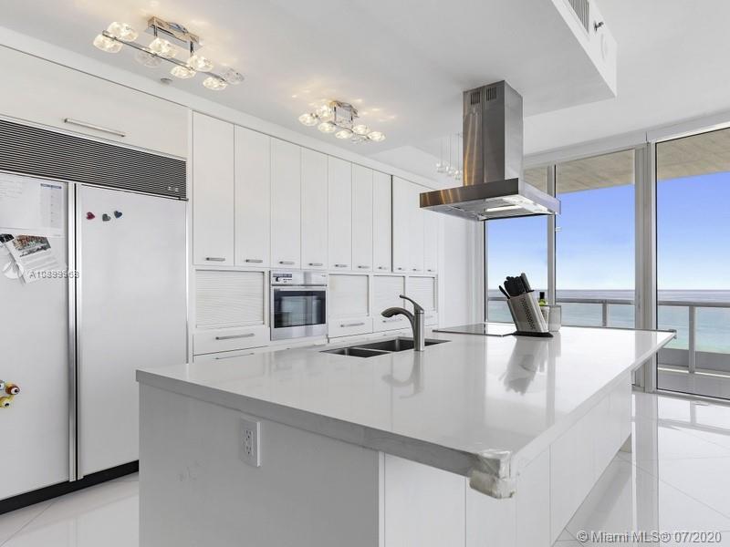 CONTINUUM ON SOUTH BEACH - Residential