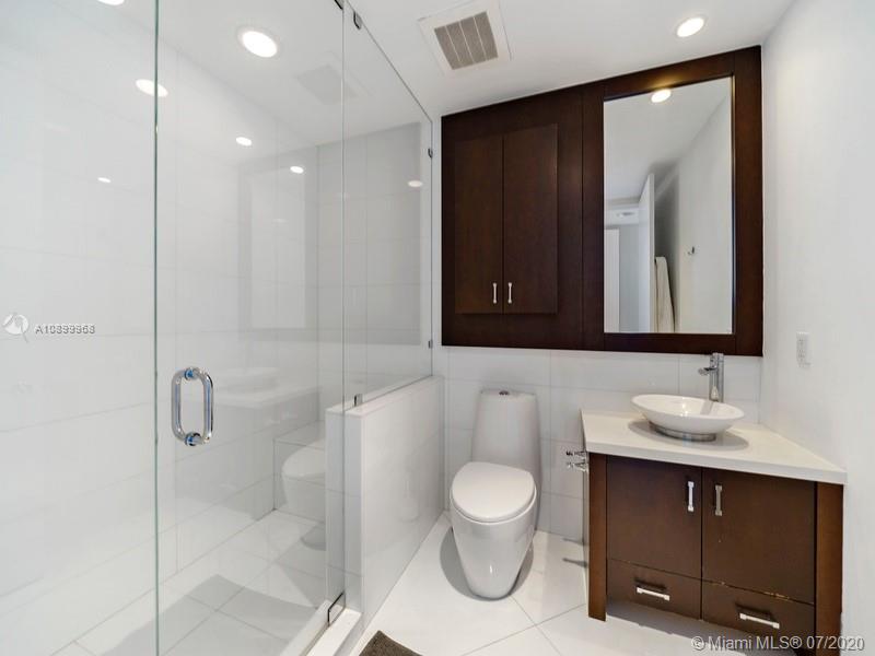 CONTINUUM ON SOUTH BEACH - Residential