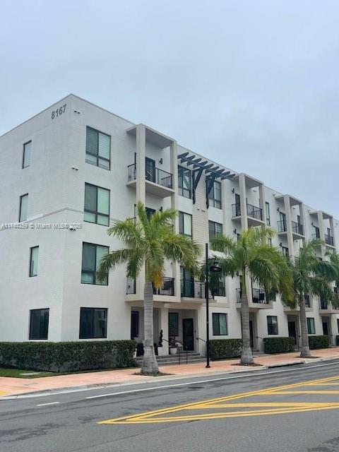 Rental Property at 8167 Nw 41st St E-301, Doral, Miami-Dade County, Florida - Bedrooms: 3 
Bathrooms: 2  - $3,500 MO.