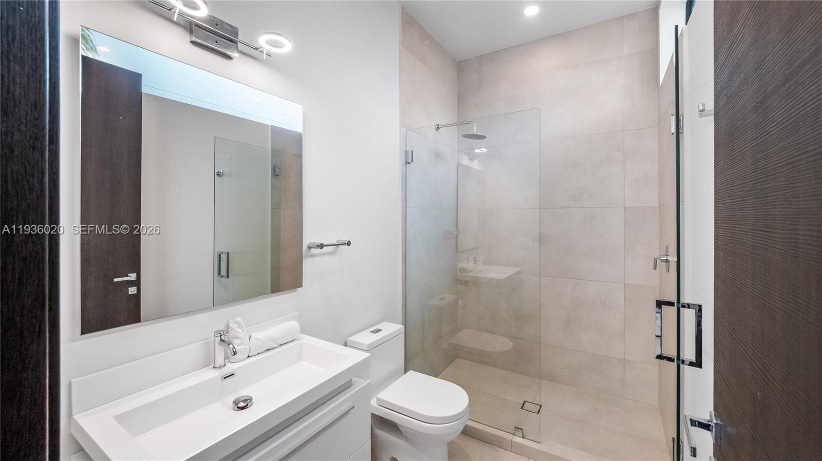 MIDDLE RIVER PARK - Residential