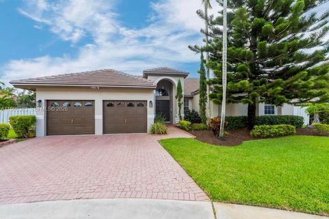 Photo of 17921 NW 10th St, Pembroke Pines, FL 33029 (MLS # A11995383)
