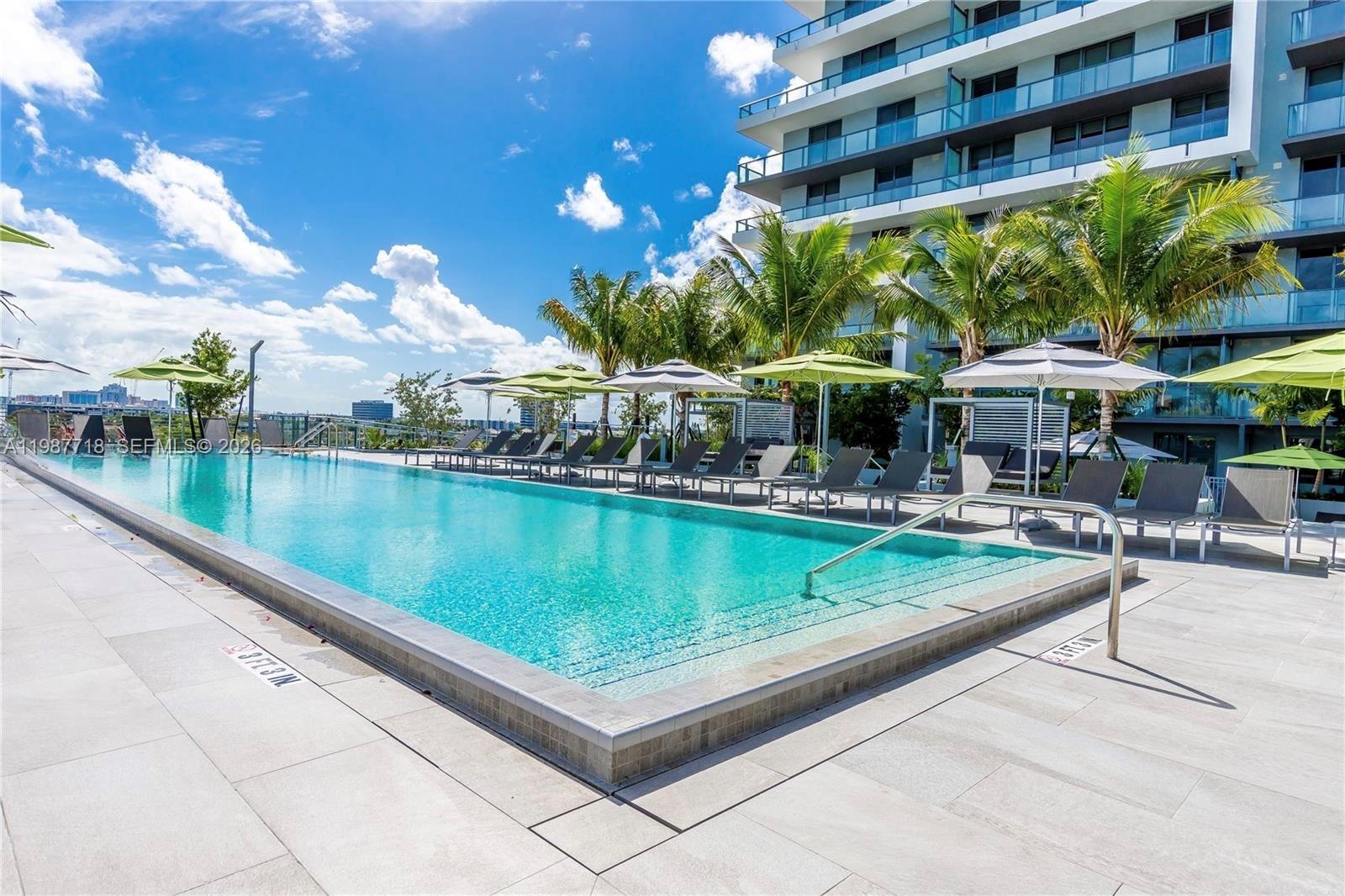 AVENTURA PARKSQUARE RESID - Residential Lease