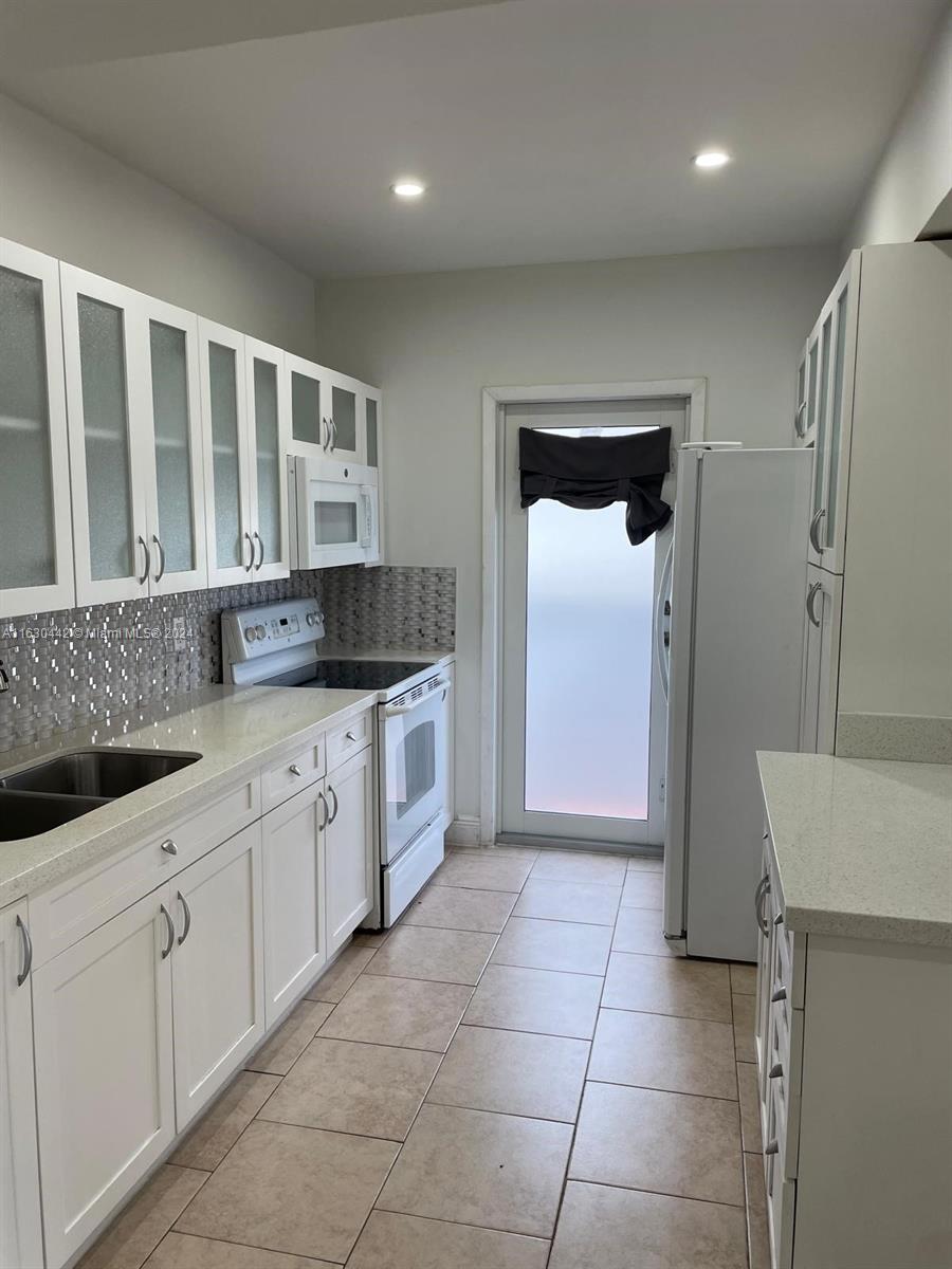 CENTRAL MIAMI PT 1 - Residential Lease