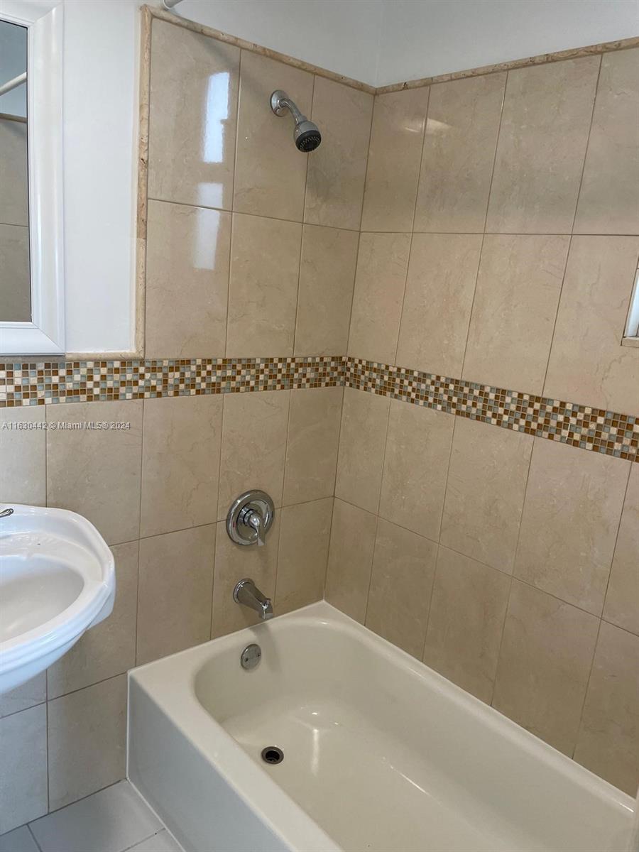CENTRAL MIAMI PT 1 - Residential Lease