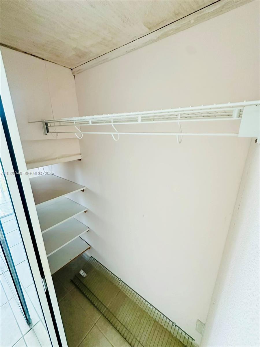 THIRD GULFSTREAM GARDEN - Residential Lease