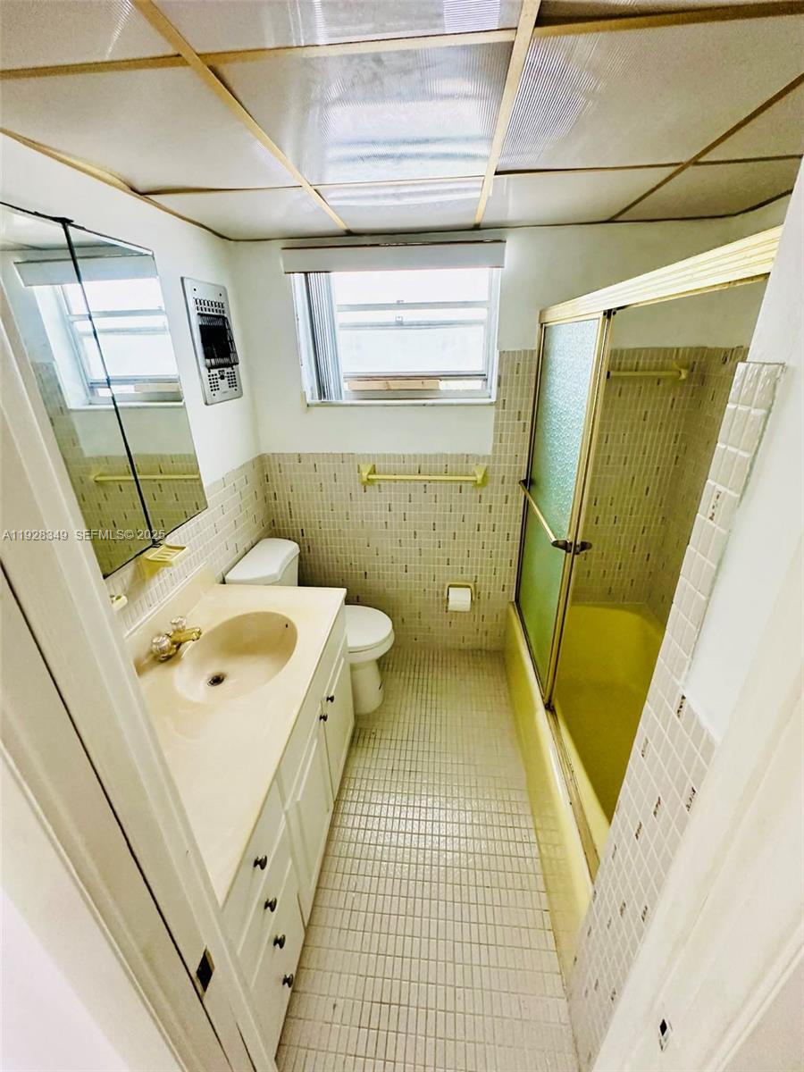 THIRD GULFSTREAM GARDEN - Residential Lease