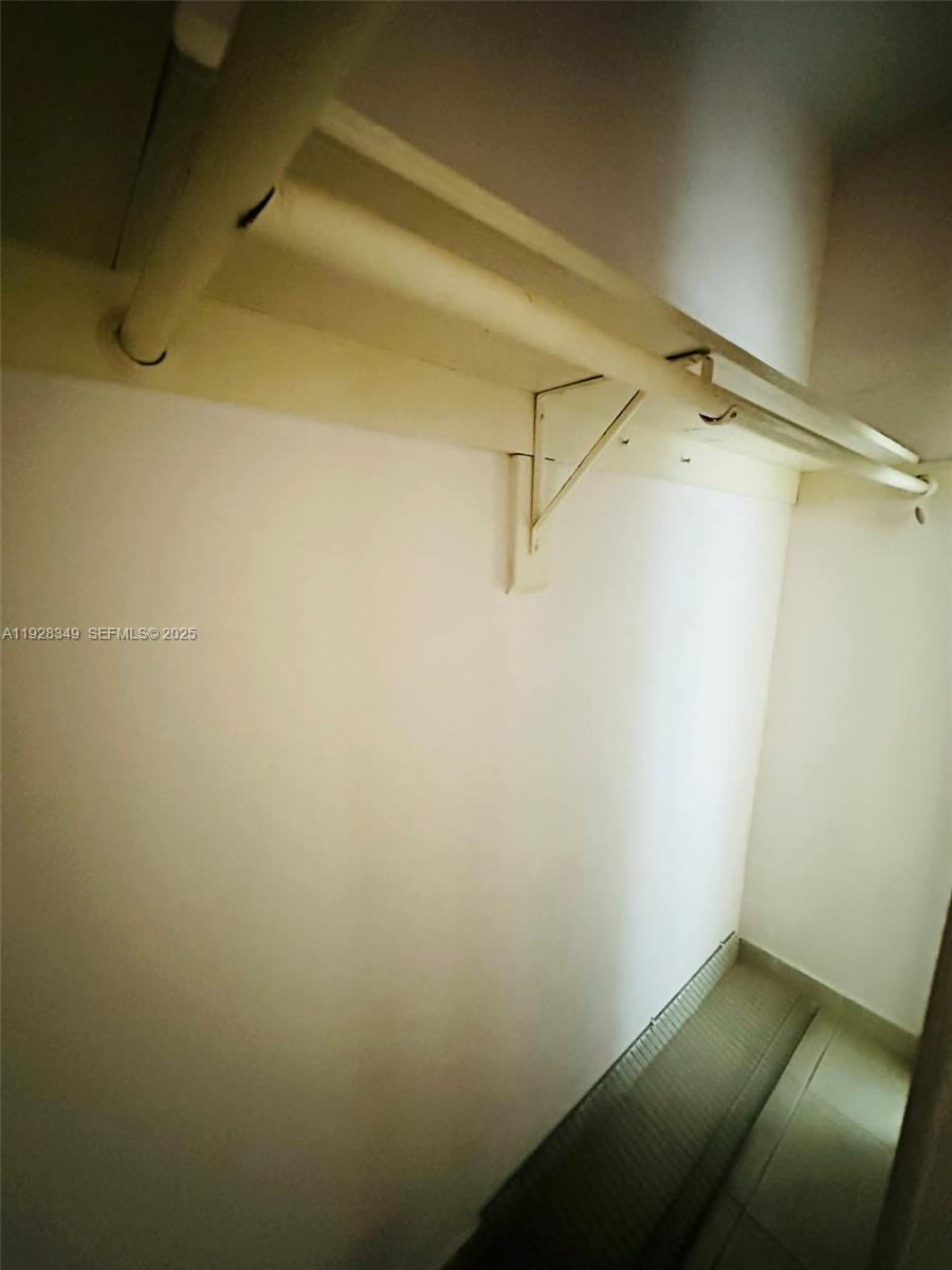 THIRD GULFSTREAM GARDEN - Residential Lease