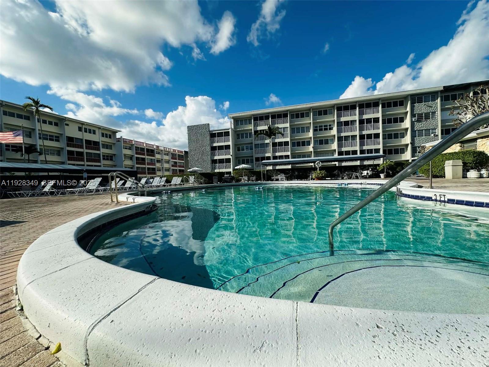 THIRD GULFSTREAM GARDEN - Residential Lease