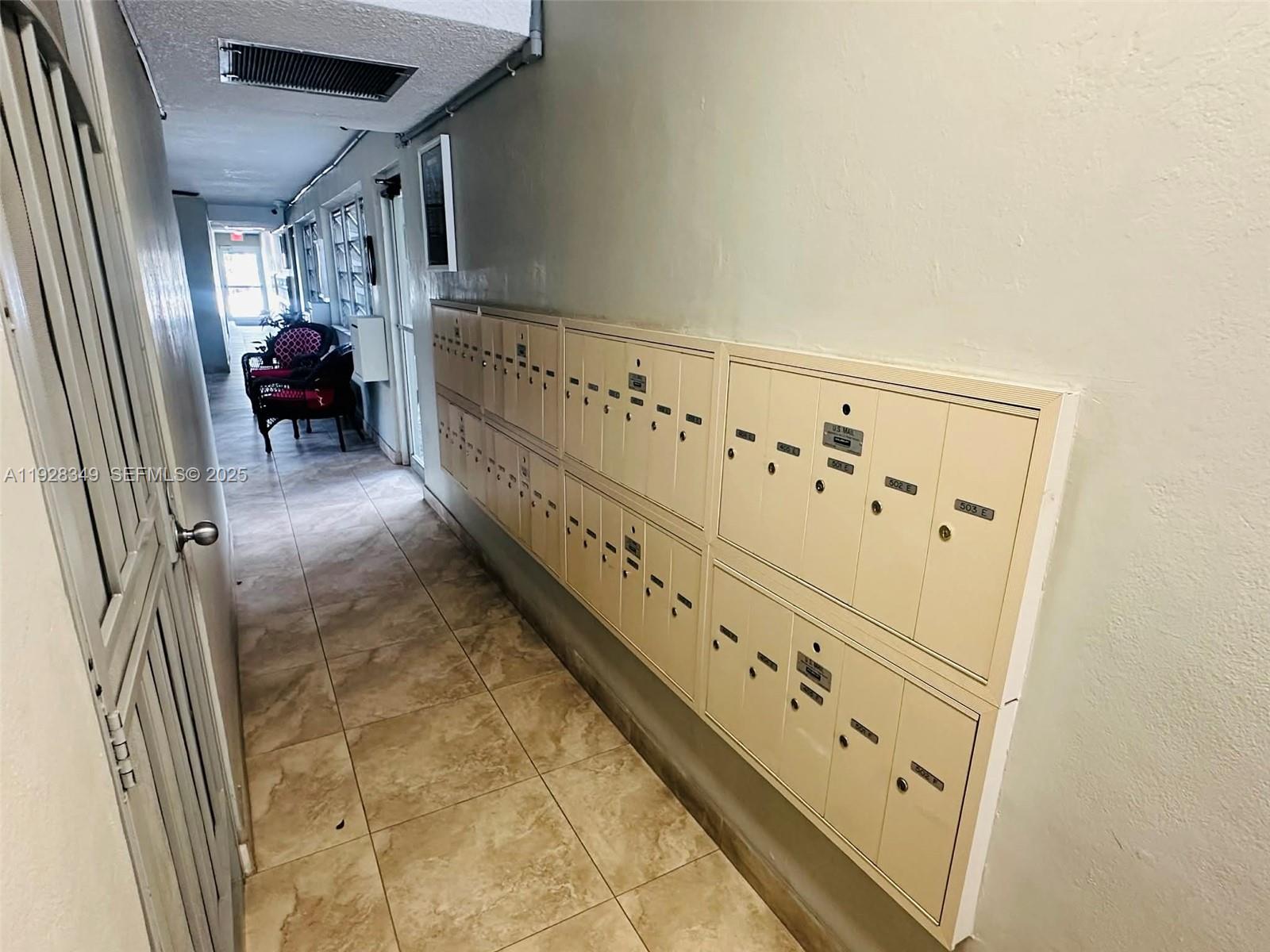 THIRD GULFSTREAM GARDEN - Residential Lease