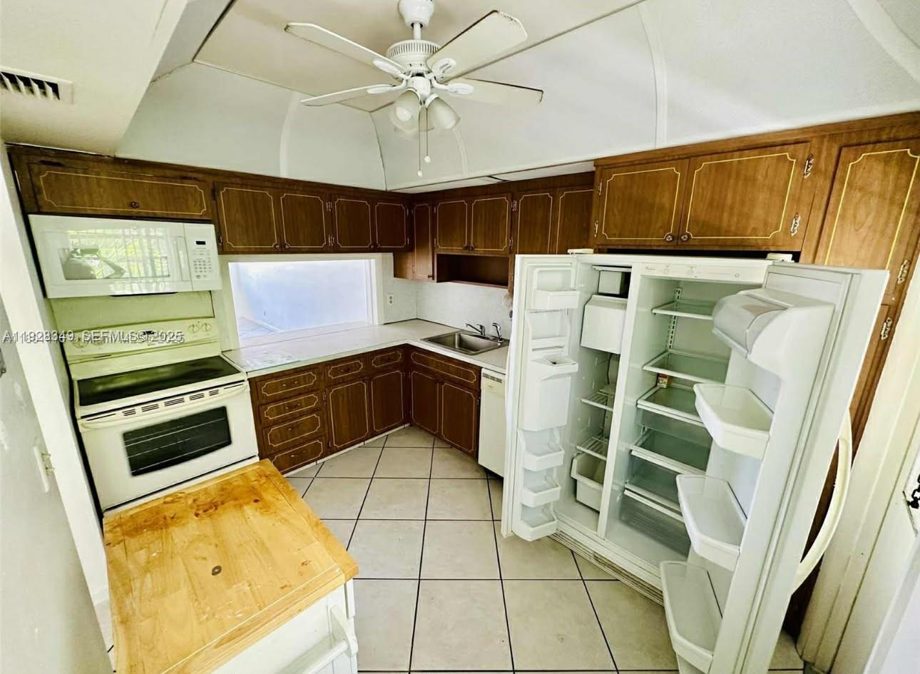 THIRD GULFSTREAM GARDEN - Residential Lease