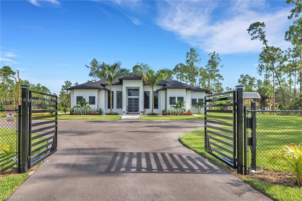 3737 14th Ave Ave, Naples, Collier County, Florida - 4 Bedrooms  
5 Bathrooms - 