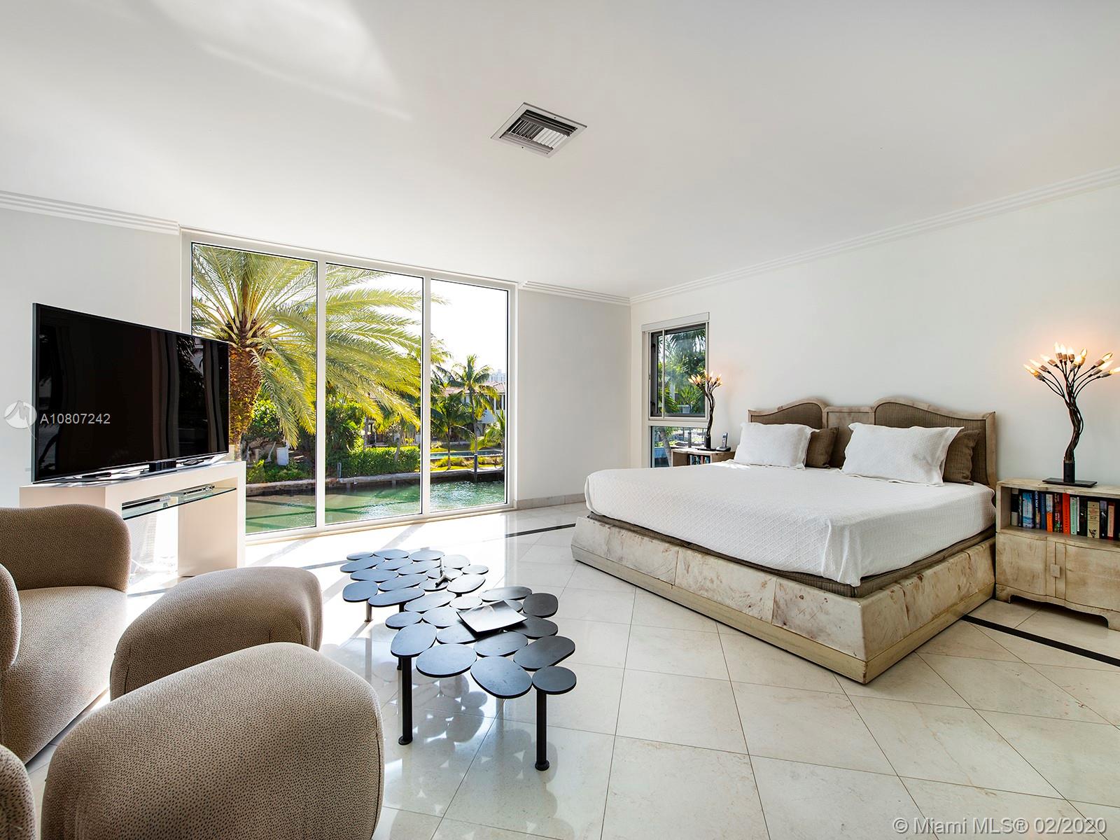 SUNSET ISLANDS-ISLAND NO - Residential