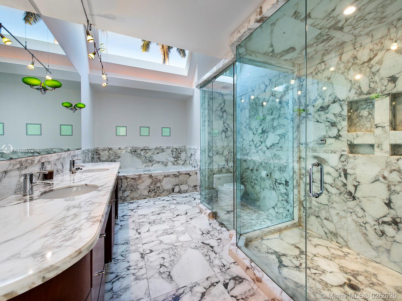 SUNSET ISLANDS-ISLAND NO - Residential