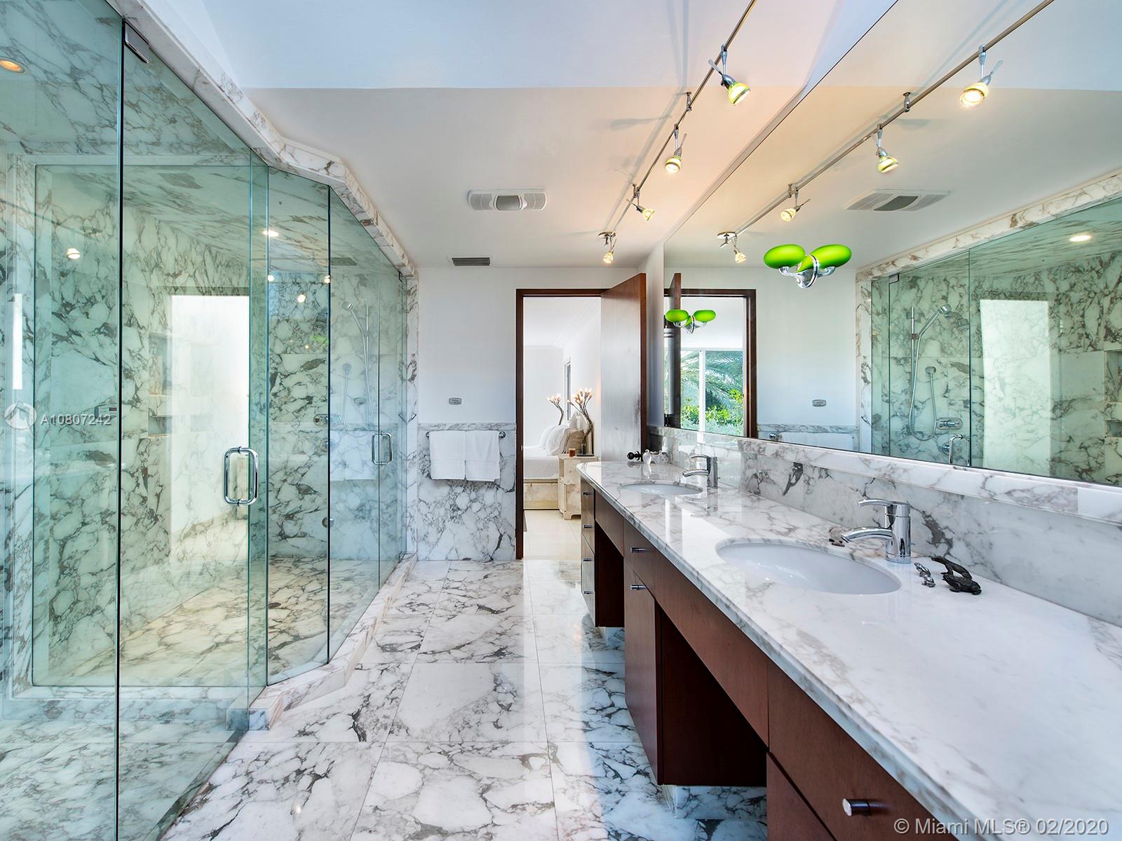 SUNSET ISLANDS-ISLAND NO - Residential