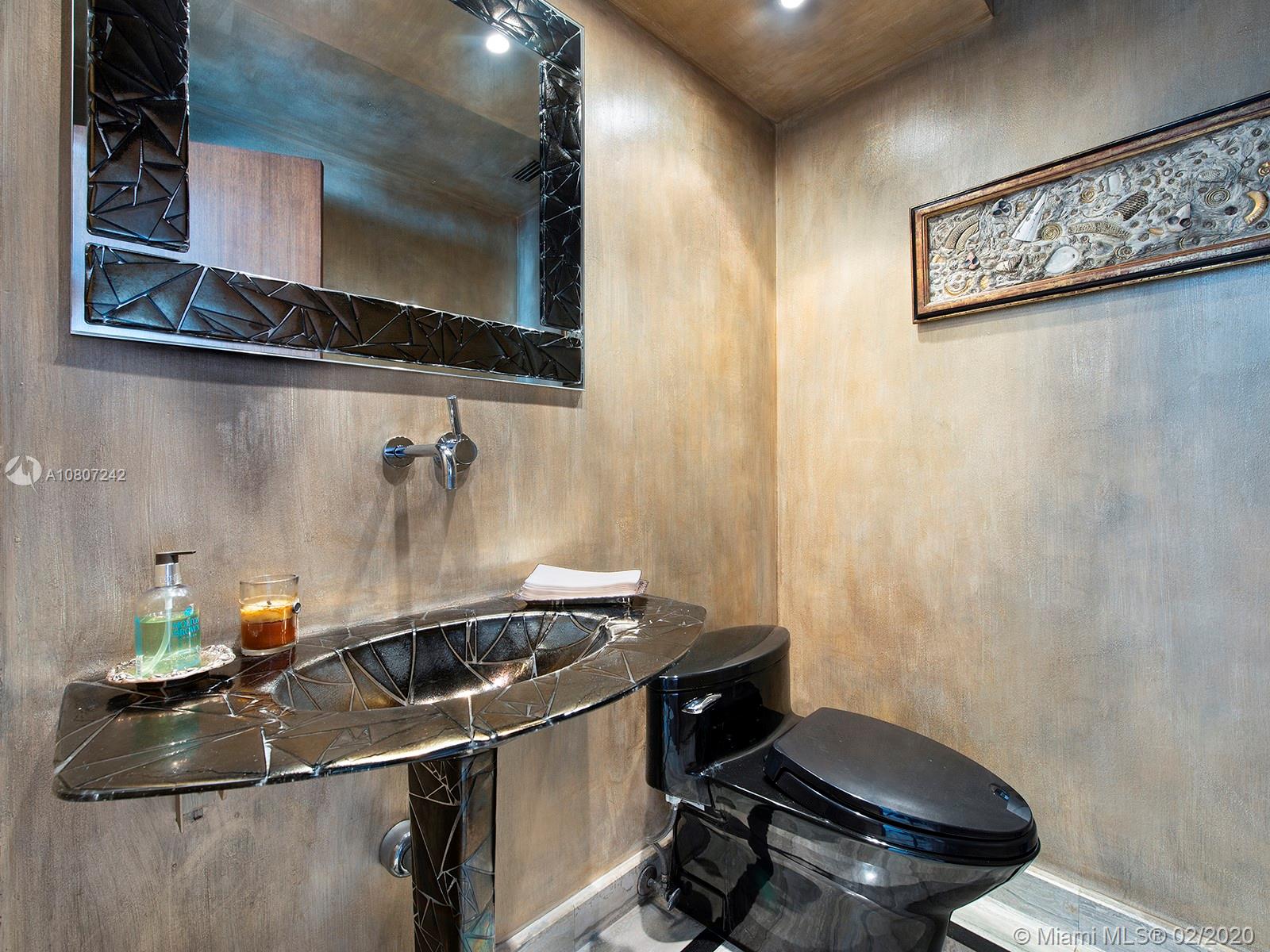 SUNSET ISLANDS-ISLAND NO - Residential