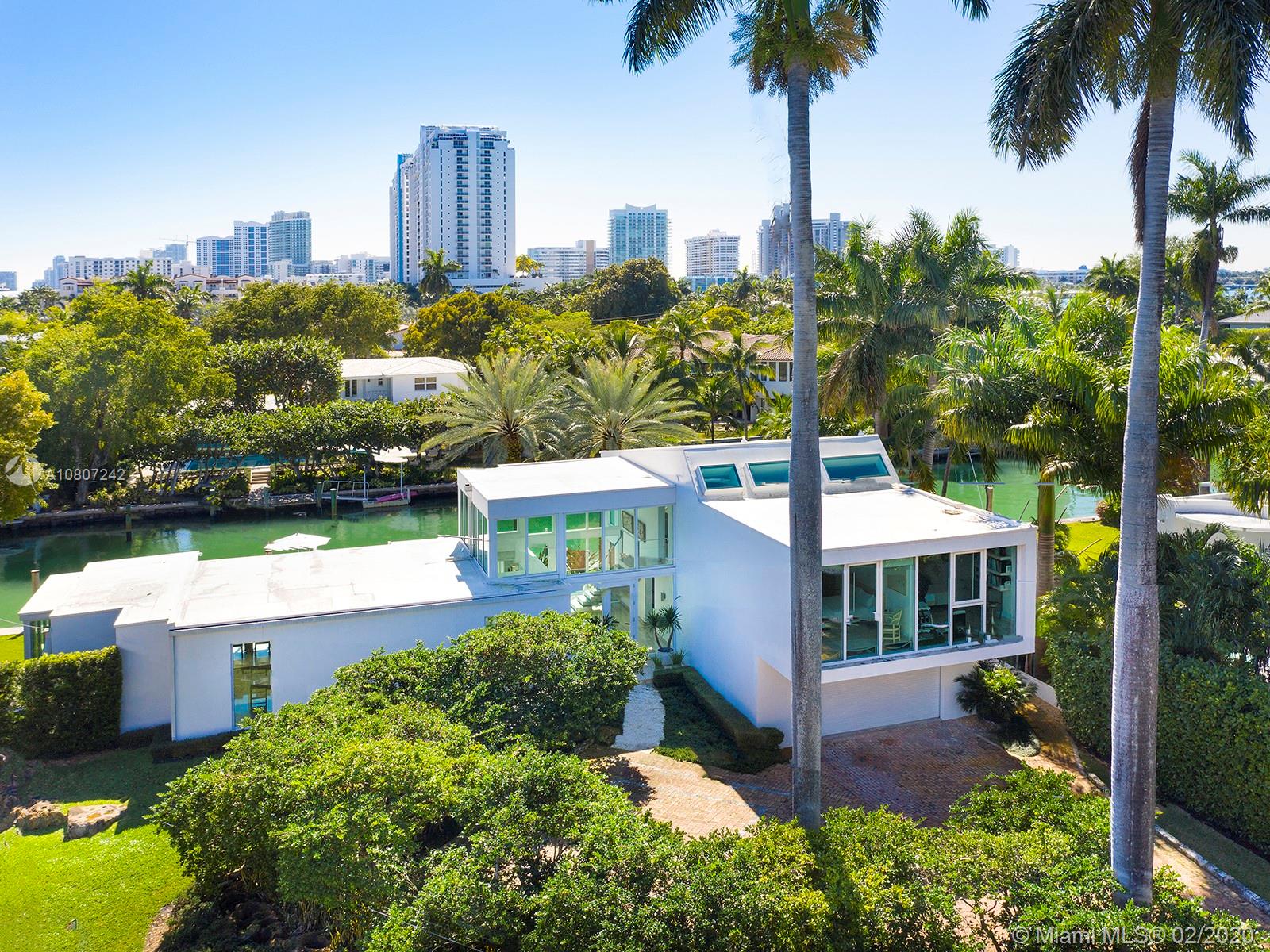 SUNSET ISLANDS-ISLAND NO - Residential