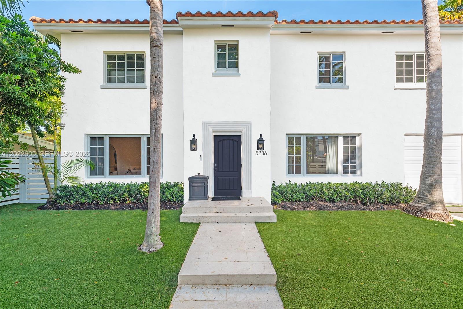 5236 Pine Tree Dr
