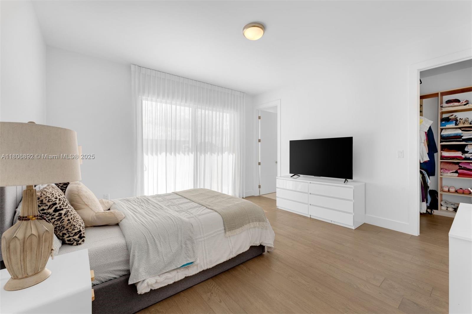 WESTON ESTATES - Residential