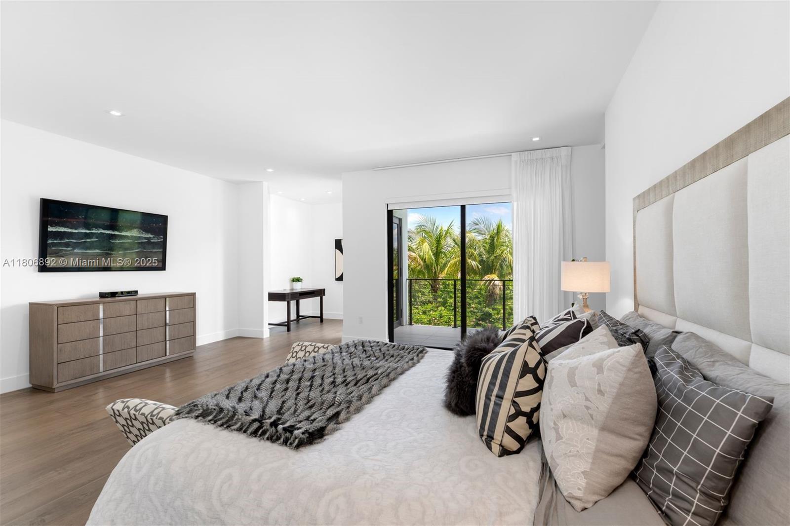 WESTON ESTATES - Residential