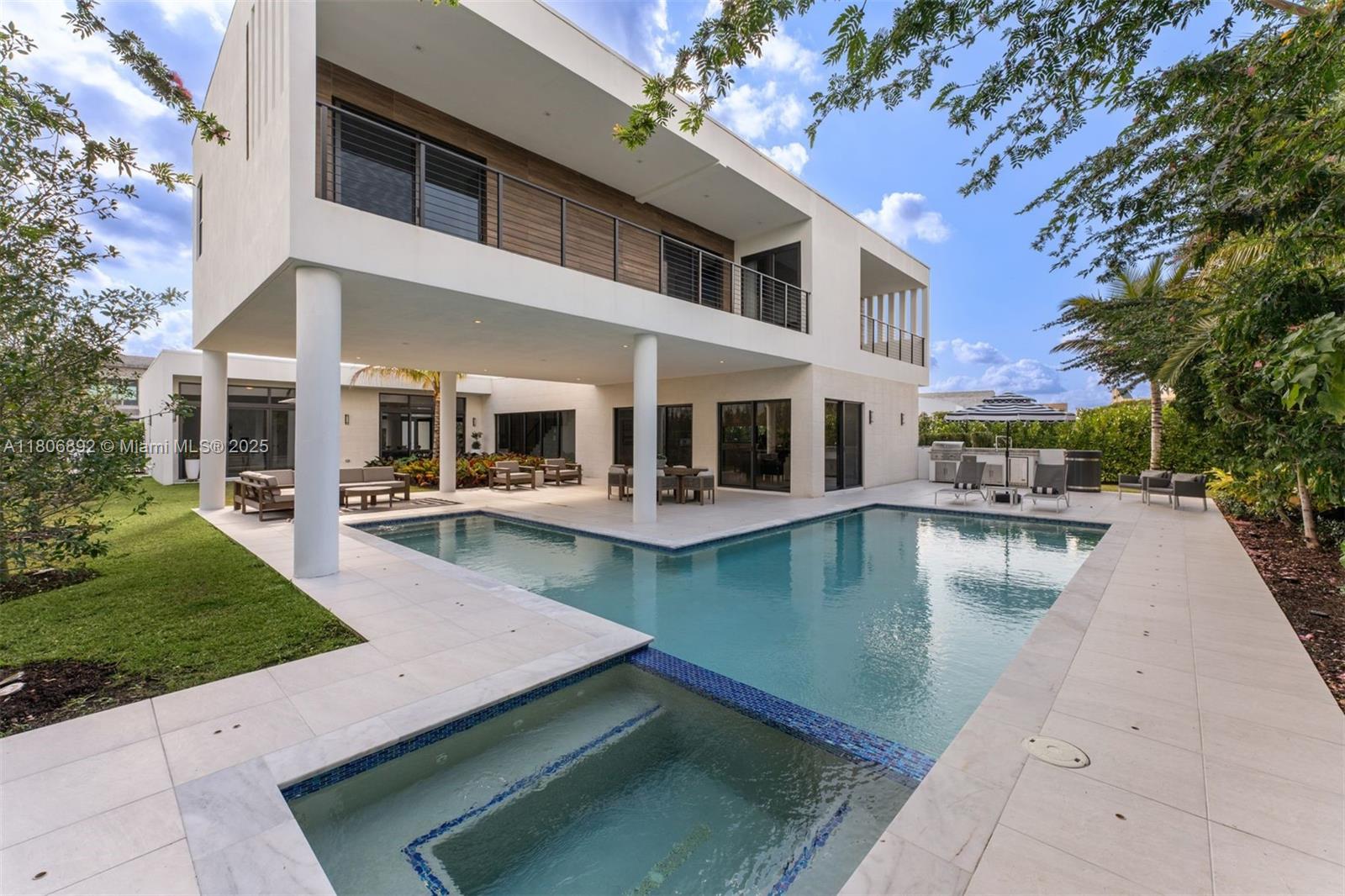 WESTON ESTATES - Residential