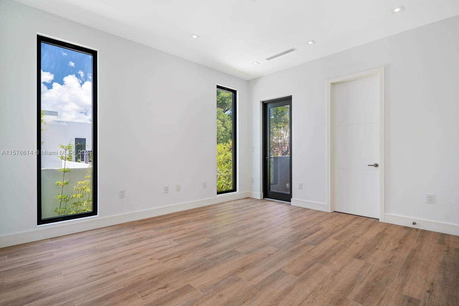 Palm Terrace - Residential