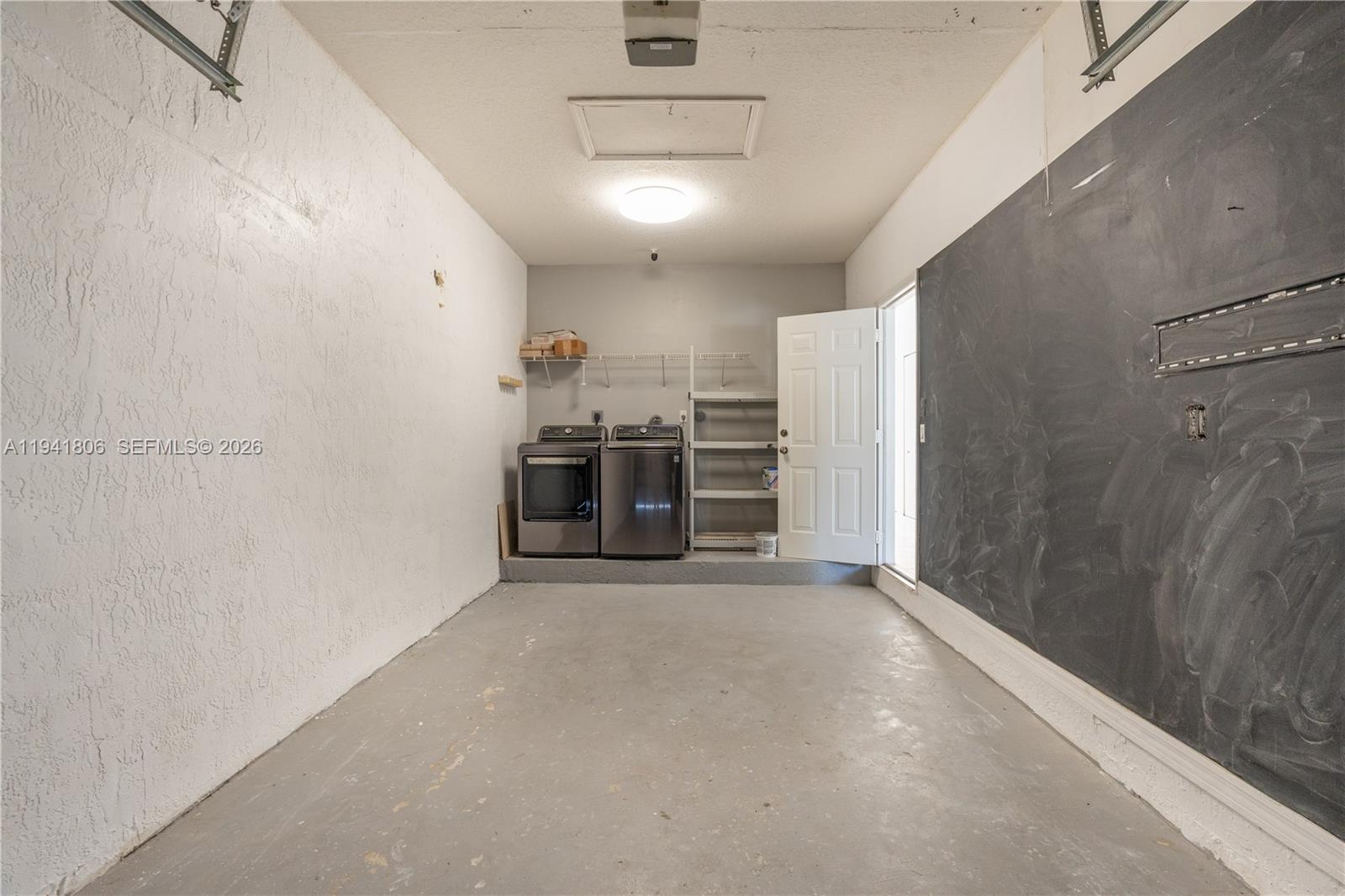 KINGDOM DREAM - Residential Lease