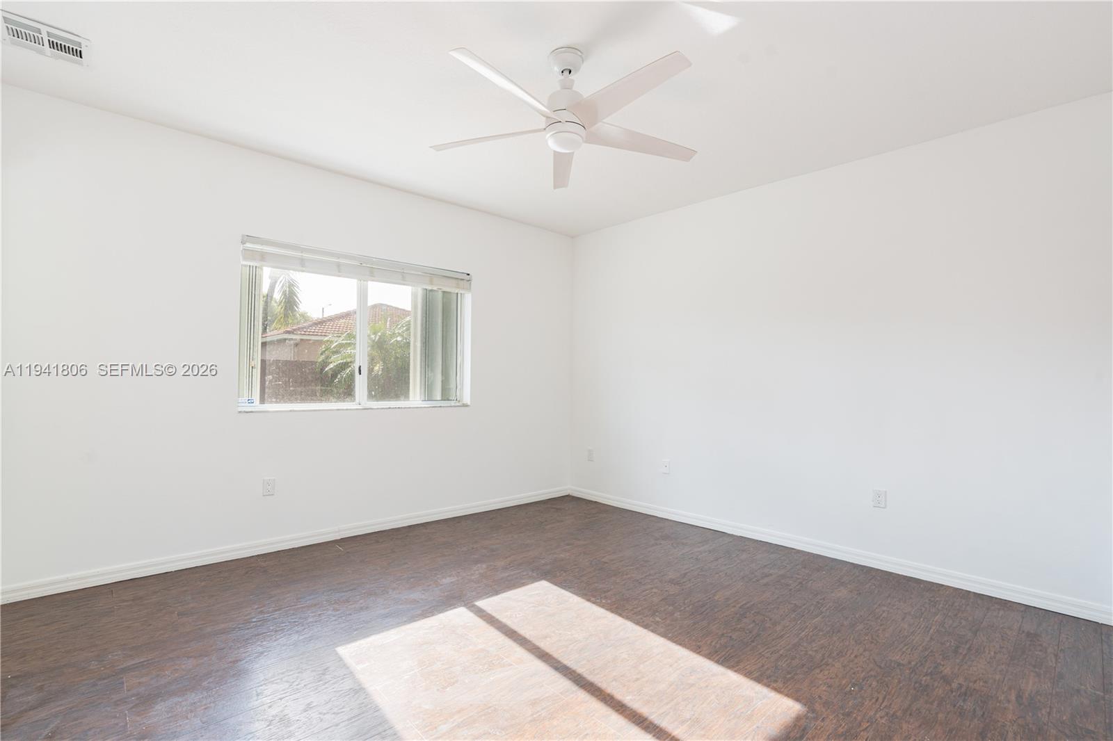 KINGDOM DREAM - Residential Lease