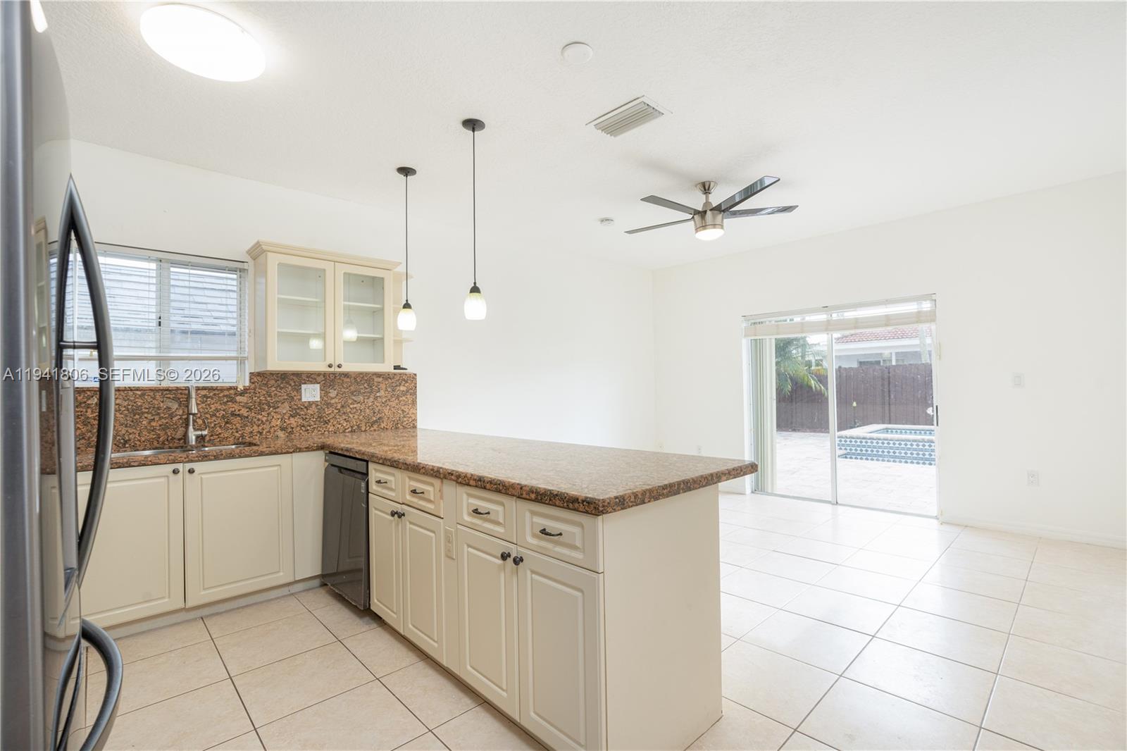 KINGDOM DREAM - Residential Lease