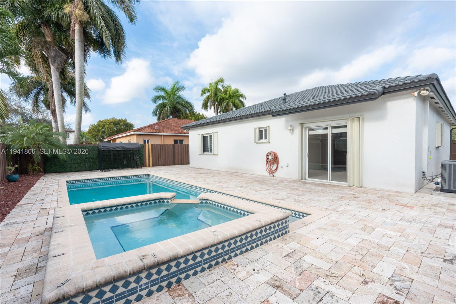 KINGDOM DREAM - Residential Lease