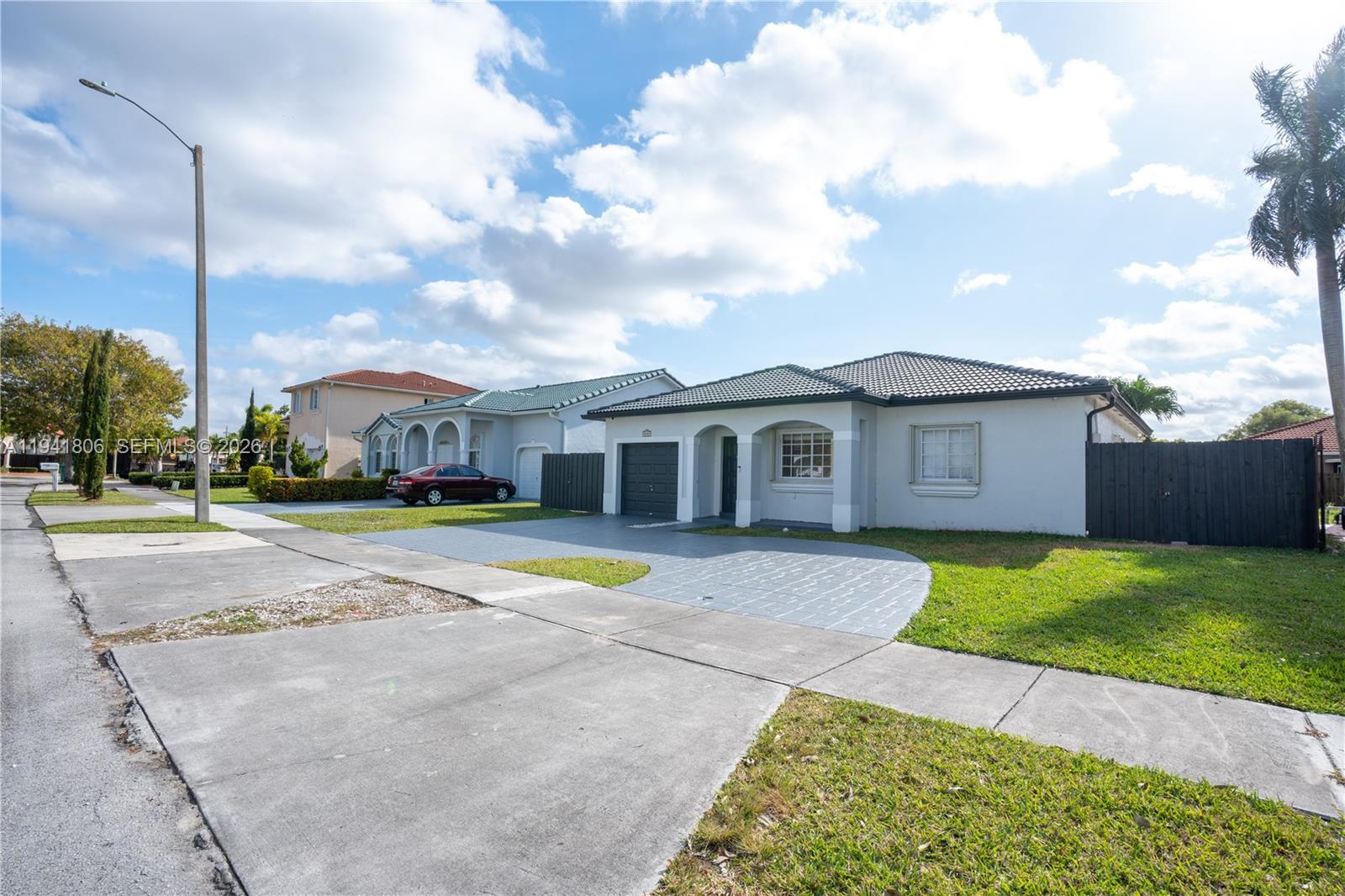 KINGDOM DREAM - Residential Lease